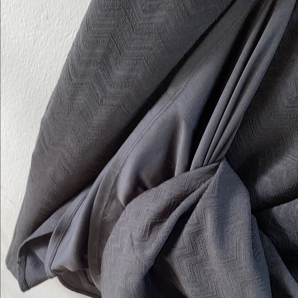 Elegant Black Women's Dress - Picture 8 of 12